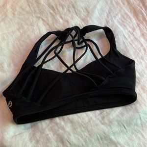 Black free to be bra lululemon size 4